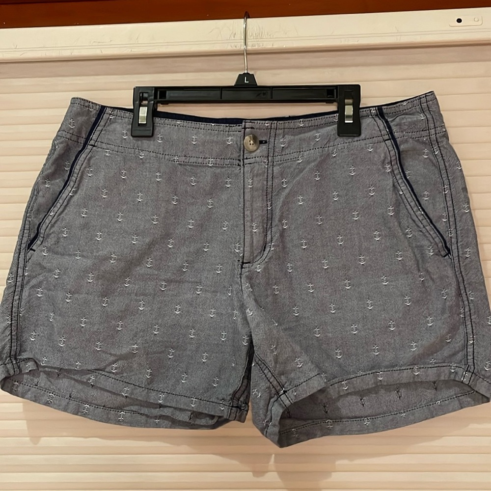 Columbia PFG blue anchor, print shorts size 10